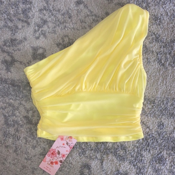 One shoulder crop - Picture 4 of 4